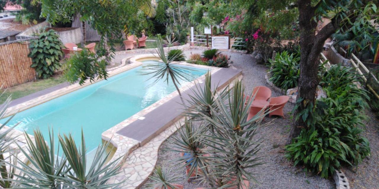 Kokrobite Gardens Restaurant And Guest House Екстериор снимка