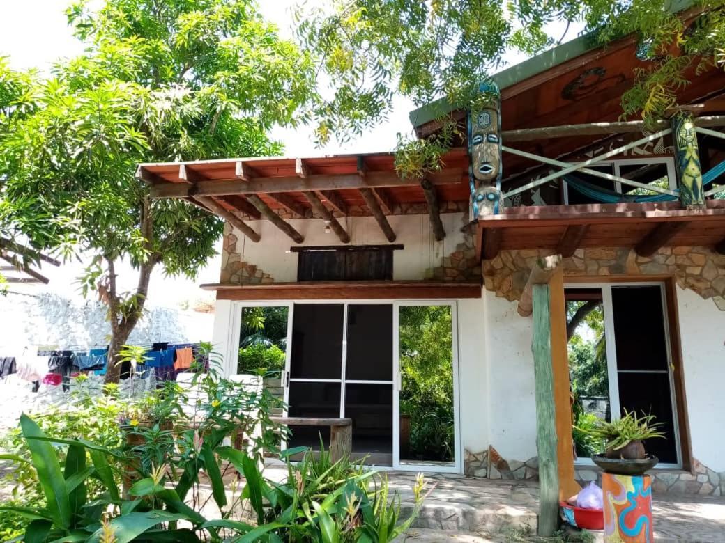 Kokrobite Gardens Restaurant And Guest House Екстериор снимка