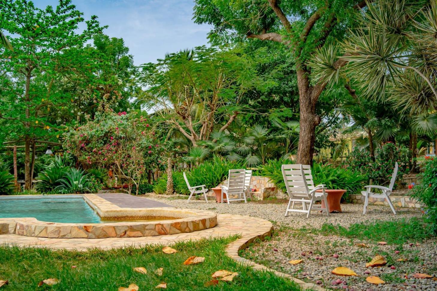 Kokrobite Gardens Restaurant And Guest House Екстериор снимка